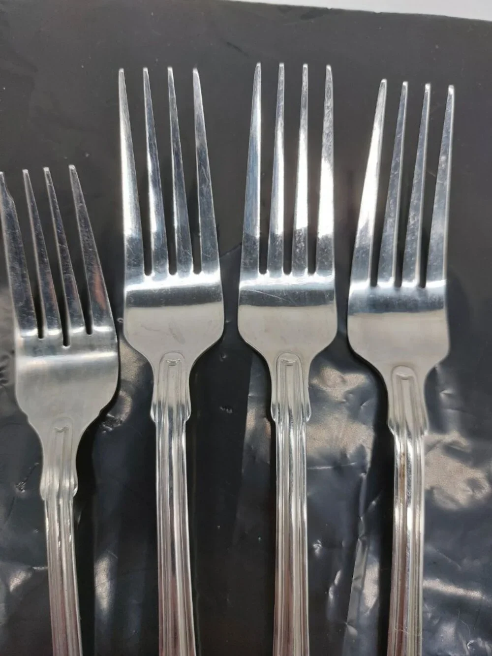 International dinner forks